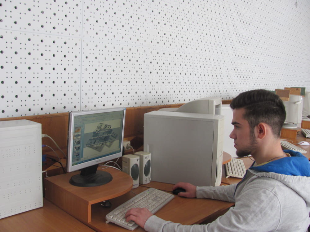 Фаховий коледж економіки та бізнесу ДНУ ім. О.Гончара foto4-273